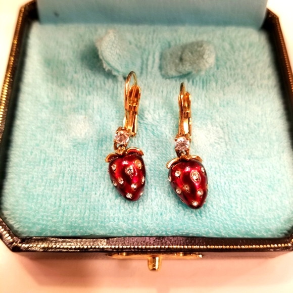 NIB Juicy Couture Red Enamel Strawberries Crystals & Gold Earrings RARE AUTHENTI - Picture 1 of 9